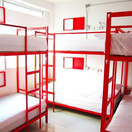 Jellybean Ezy Hostel Sathorn Banguecoque Exterior foto