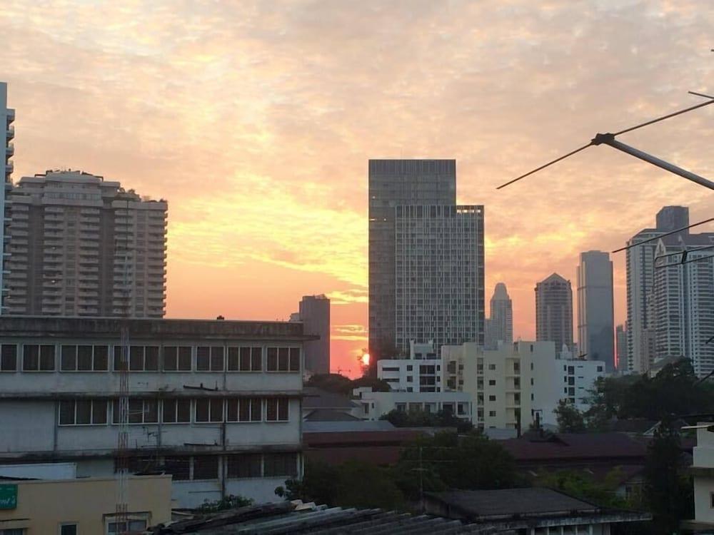 Jellybean Ezy Hostel Sathorn Banguecoque Exterior foto