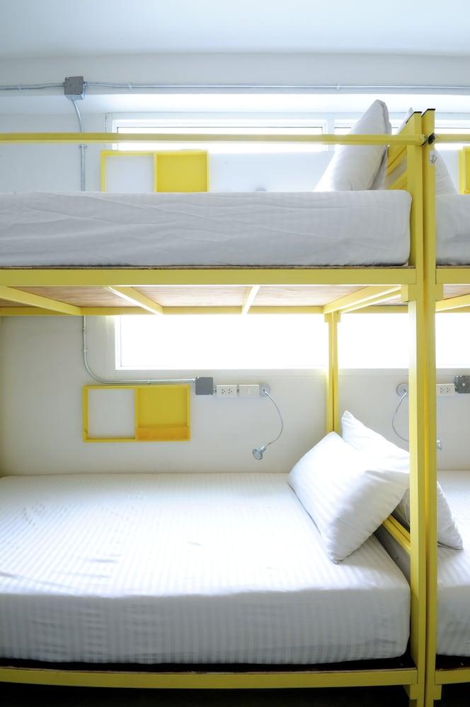 Jellybean Ezy Hostel Sathorn Banguecoque Exterior foto