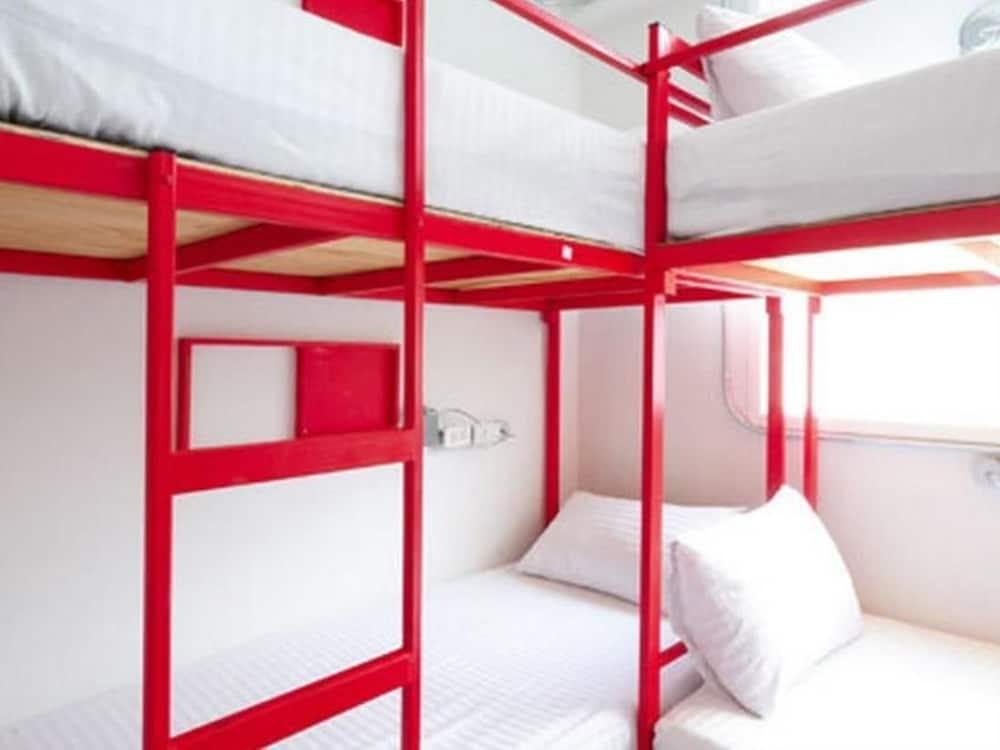 Jellybean Ezy Hostel Sathorn Banguecoque Exterior foto