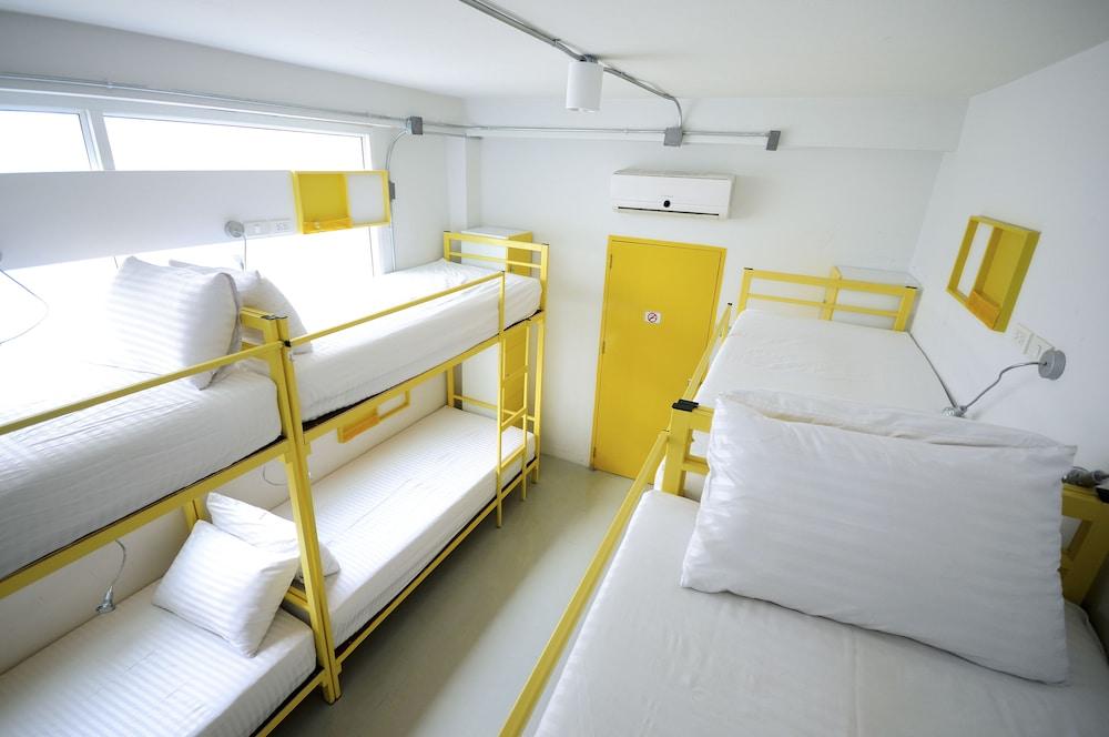 Jellybean Ezy Hostel Sathorn Banguecoque Exterior foto