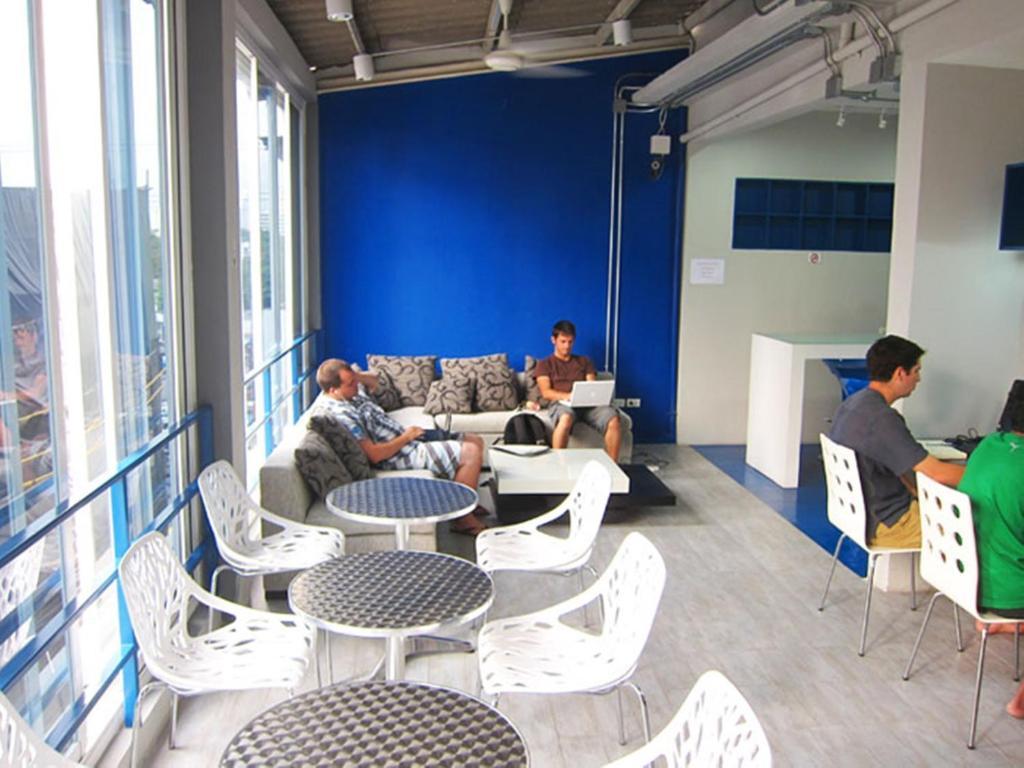 Jellybean Ezy Hostel Sathorn Banguecoque Exterior foto
