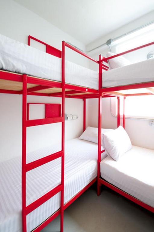 Jellybean Ezy Hostel Sathorn Banguecoque Quarto foto