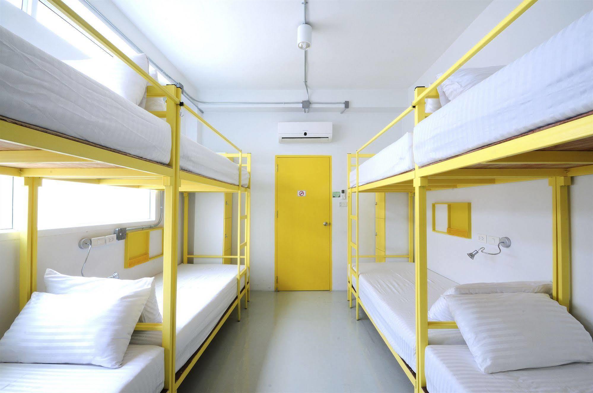 Jellybean Ezy Hostel Sathorn Banguecoque Exterior foto