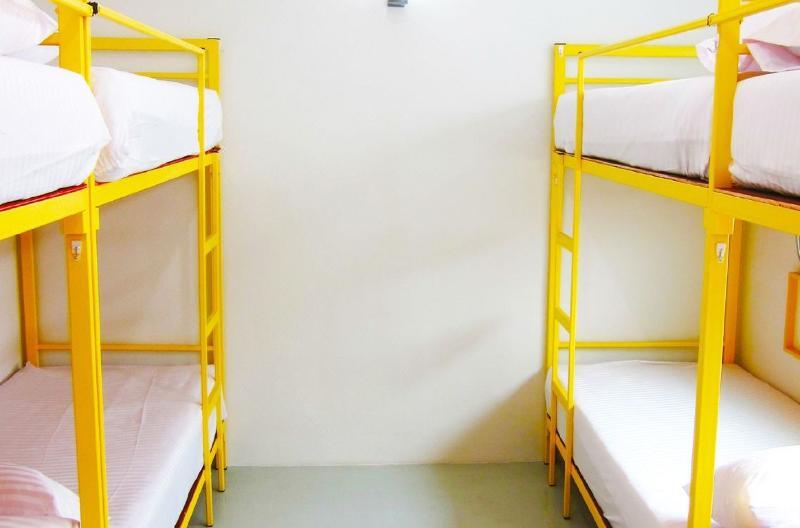 Jellybean Ezy Hostel Sathorn Banguecoque Exterior foto